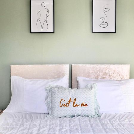 Stunning Apartment, Sleeps 4, Central London, 1 Bedroom, Zone 1, Kennington - Open For Business Stays, Long Stays And Families Relocating ภายนอก รูปภาพ