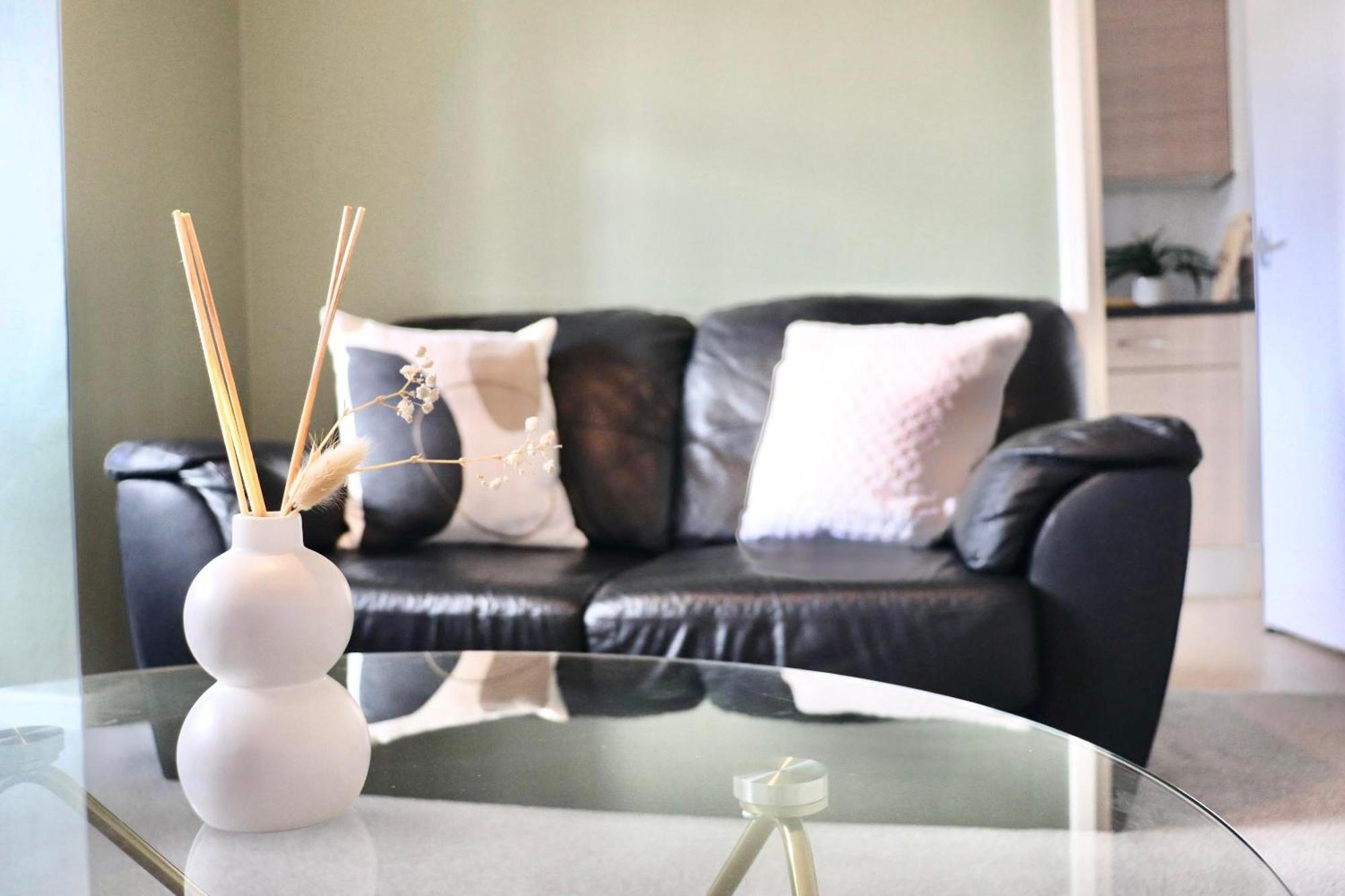 Stunning Apartment, Sleeps 4, Central London, 1 Bedroom, Zone 1, Kennington - Open For Business Stays, Long Stays And Families Relocating ภายนอก รูปภาพ