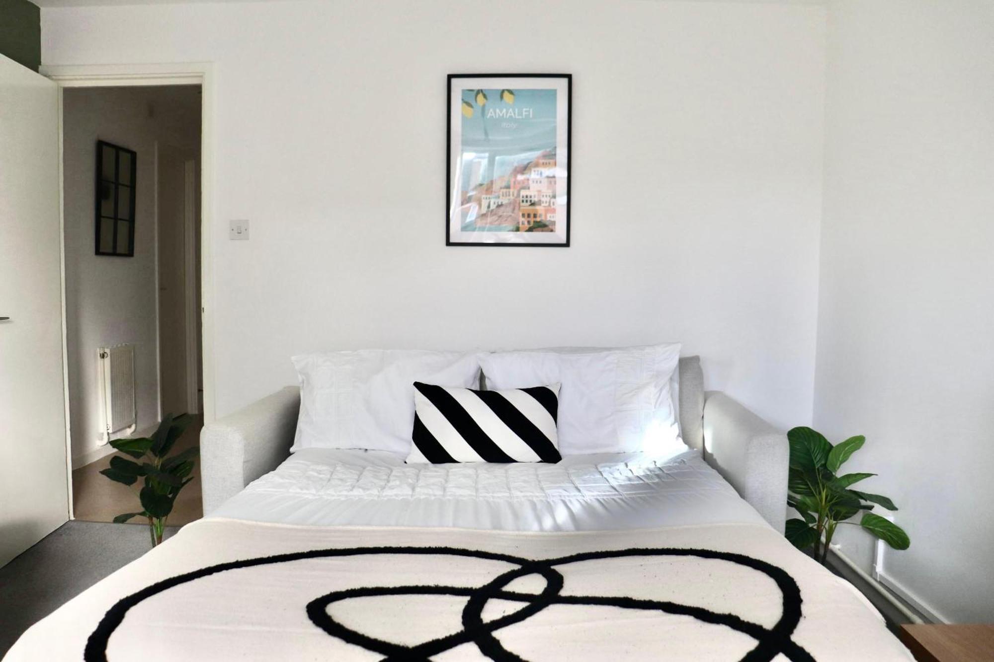 Stunning Apartment, Sleeps 4, Central London, 1 Bedroom, Zone 1, Kennington - Open For Business Stays, Long Stays And Families Relocating ภายนอก รูปภาพ